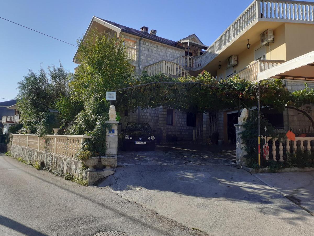 Lux apartman Nenadovic Apartamento Tivat Exterior foto