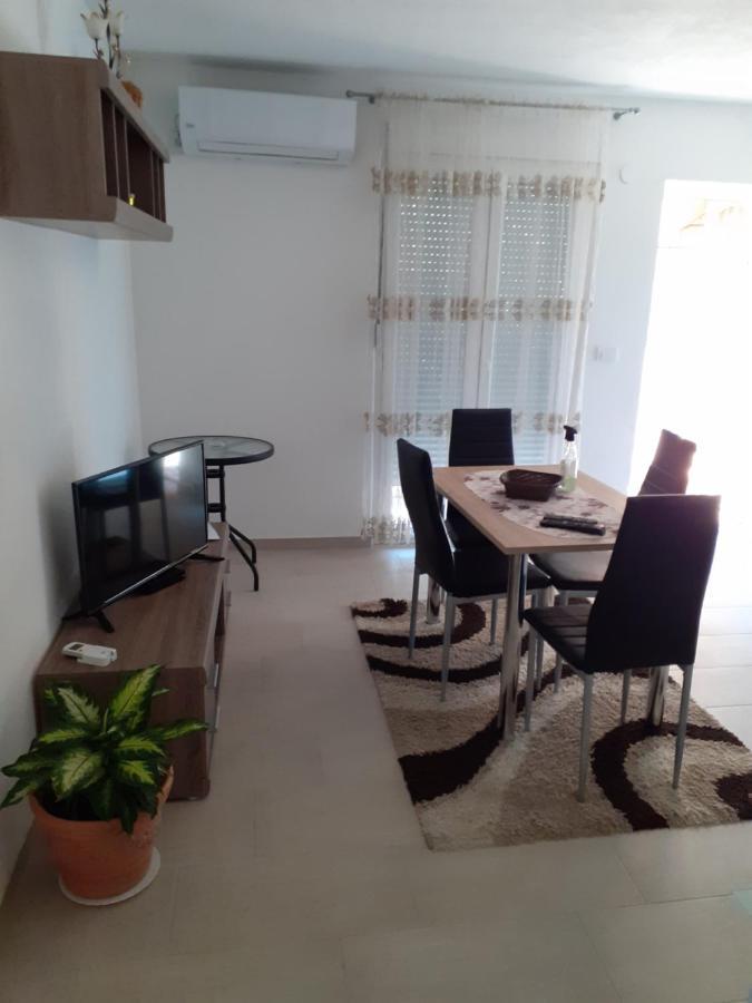 Lux apartman Nenadovic Apartamento Tivat Exterior foto