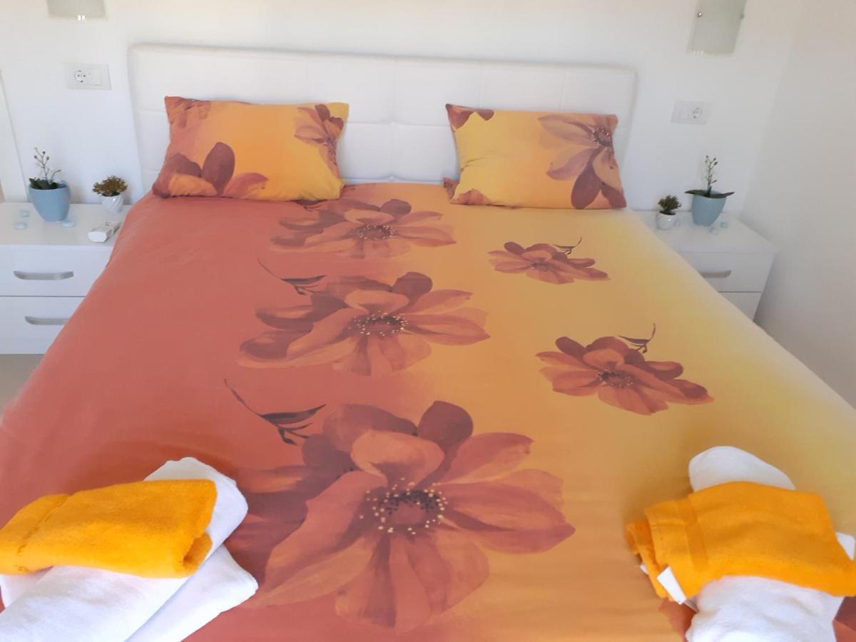 Lux apartman Nenadovic Apartamento Tivat Exterior foto