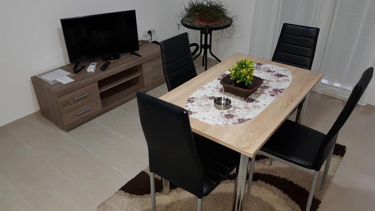 Lux apartman Nenadovic Apartamento Tivat Exterior foto